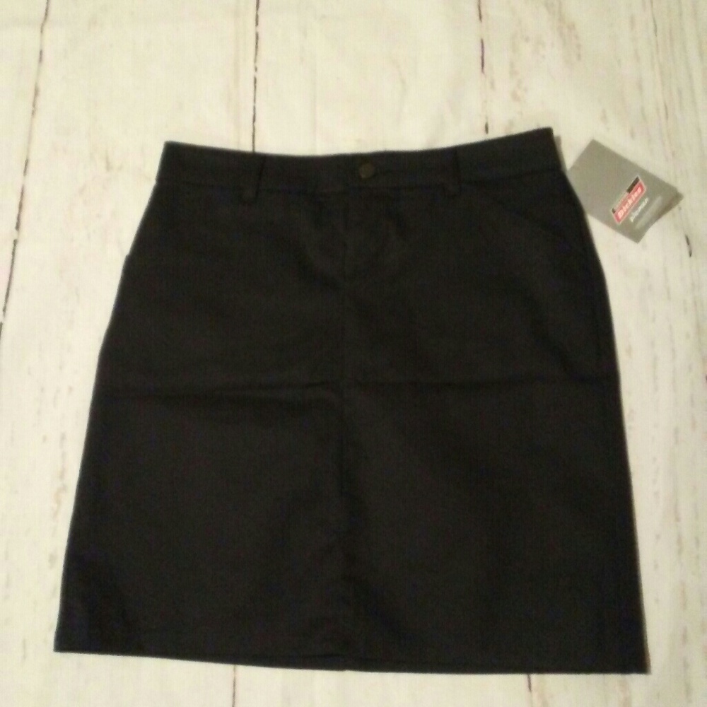 NWT Women's black Dickies skirt